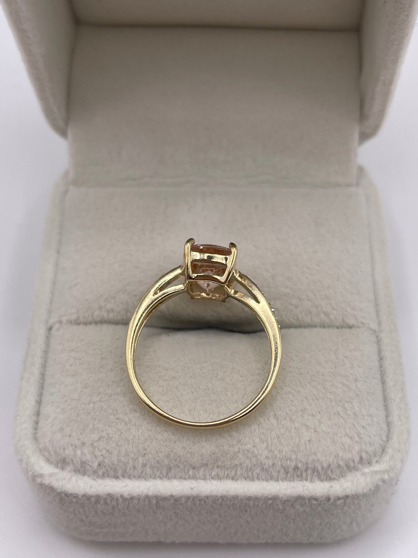 9ct gold morganite and diamond ring