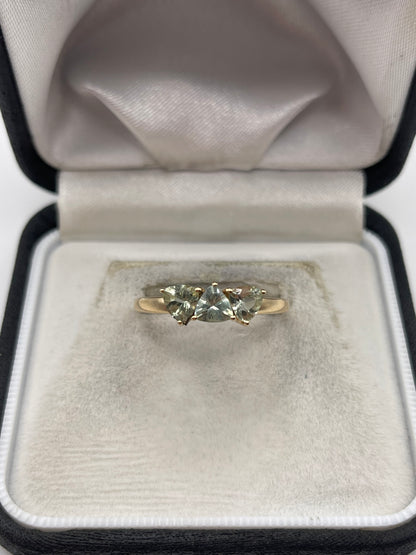 9ct gold quartz ring