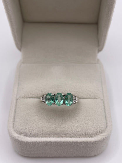 9ct white gold emerald and diamond ring