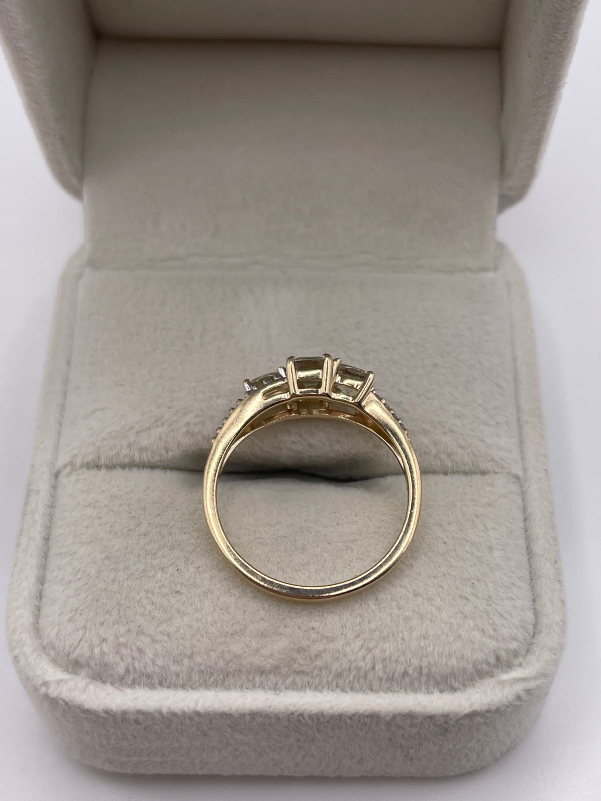 9ct gold quartz and diamond ring