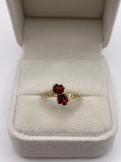 9ct gold garnet heart ring