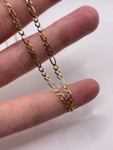 Load image into Gallery viewer, 9ct gold chain 55
