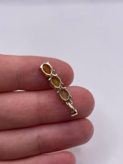 9ct gold opal pendant