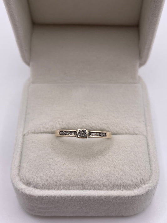 9ct gold diamond ring