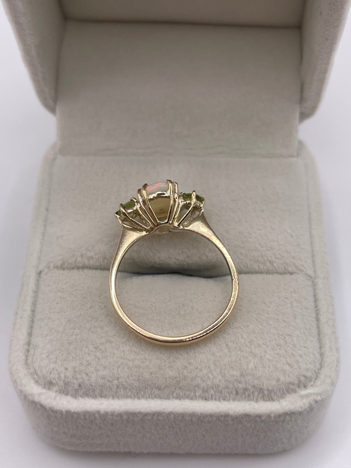 9ct gold opal and peridot ring