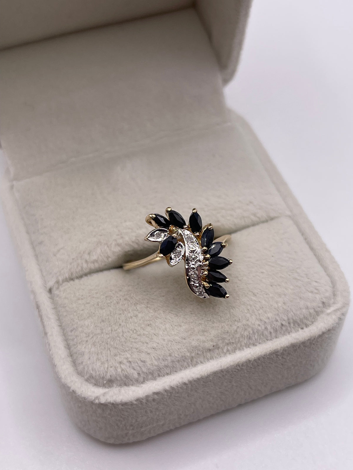 9ct gold sapphire and diamond ring