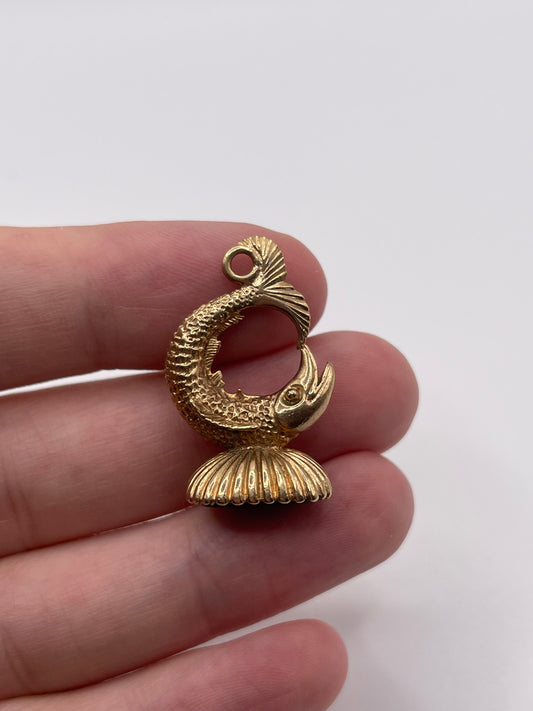 9ct gold bloodstone fish fob pendant
