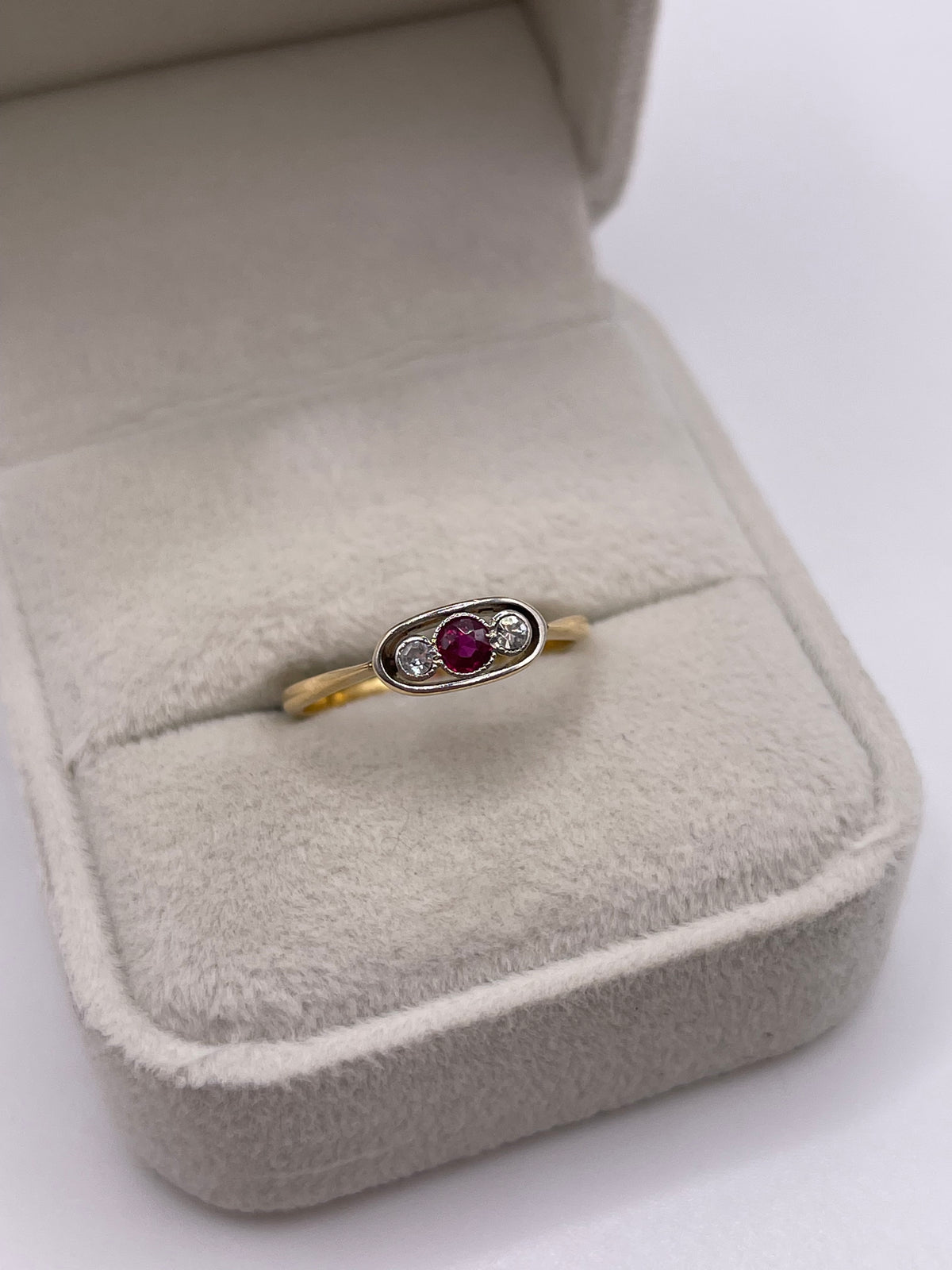 18ct gold ruby and diamond ring