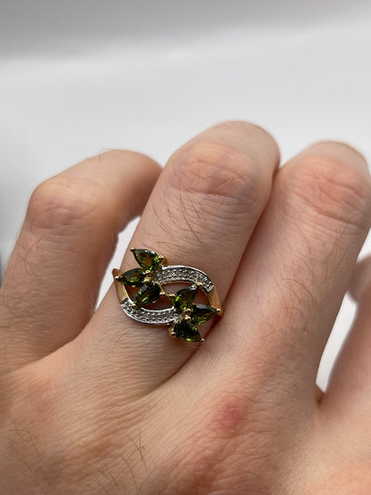 9ct gold diopside and diamond ring