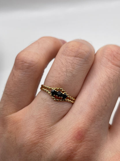 9ct gold sapphire ring
