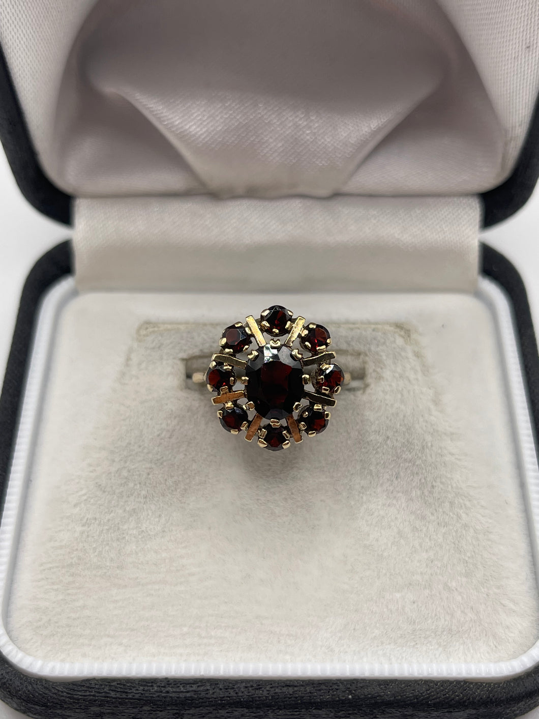 9ct gold garnet cluster ring