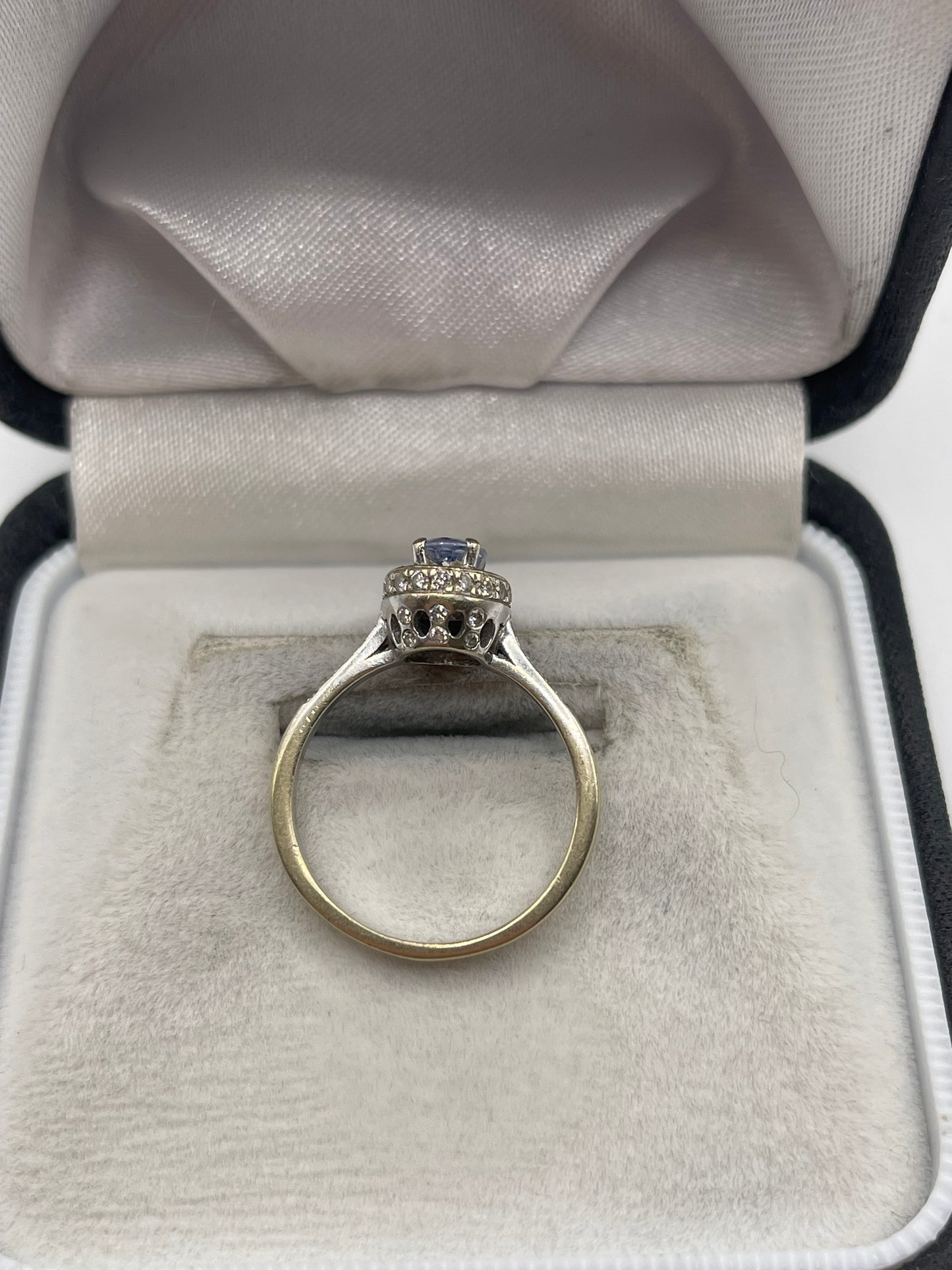 18ct white gold sapphire and diamond ring