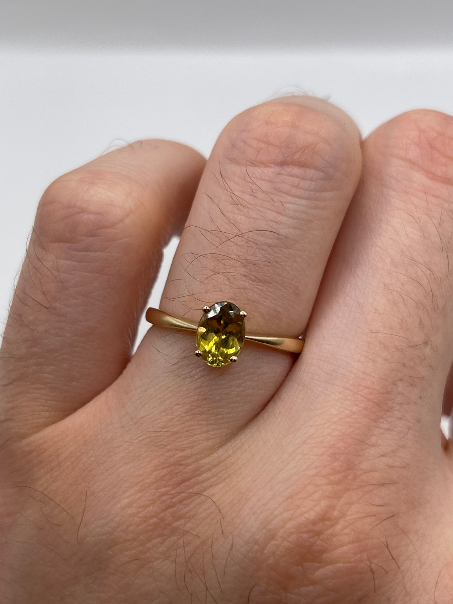 9ct gold quartz ring