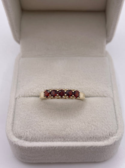 9ct gold garnet ring