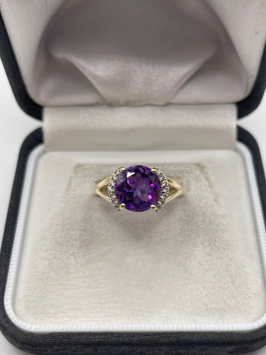 9ct gold amethyst and zircon ring