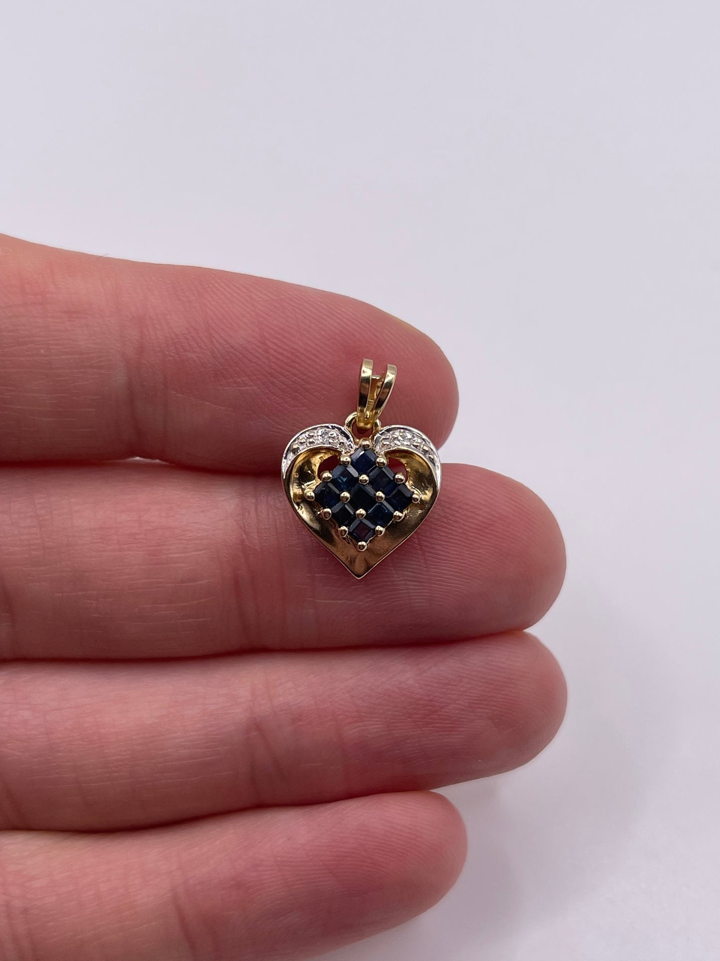 9ct gold sapphire and diamond heart pendant