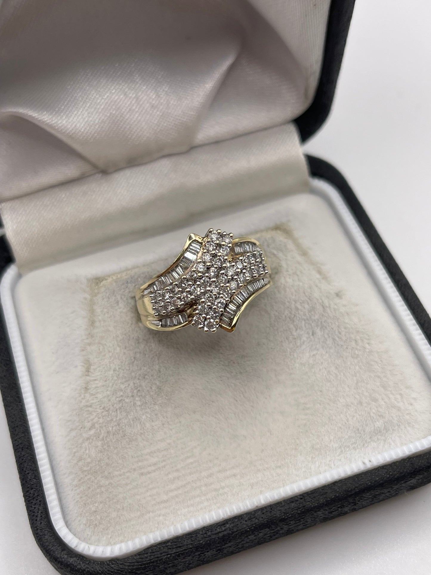 9ct gold diamond cluster ring