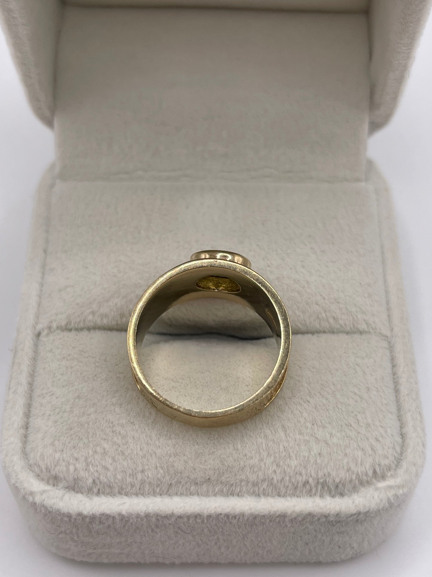 9ct gold peridot ring