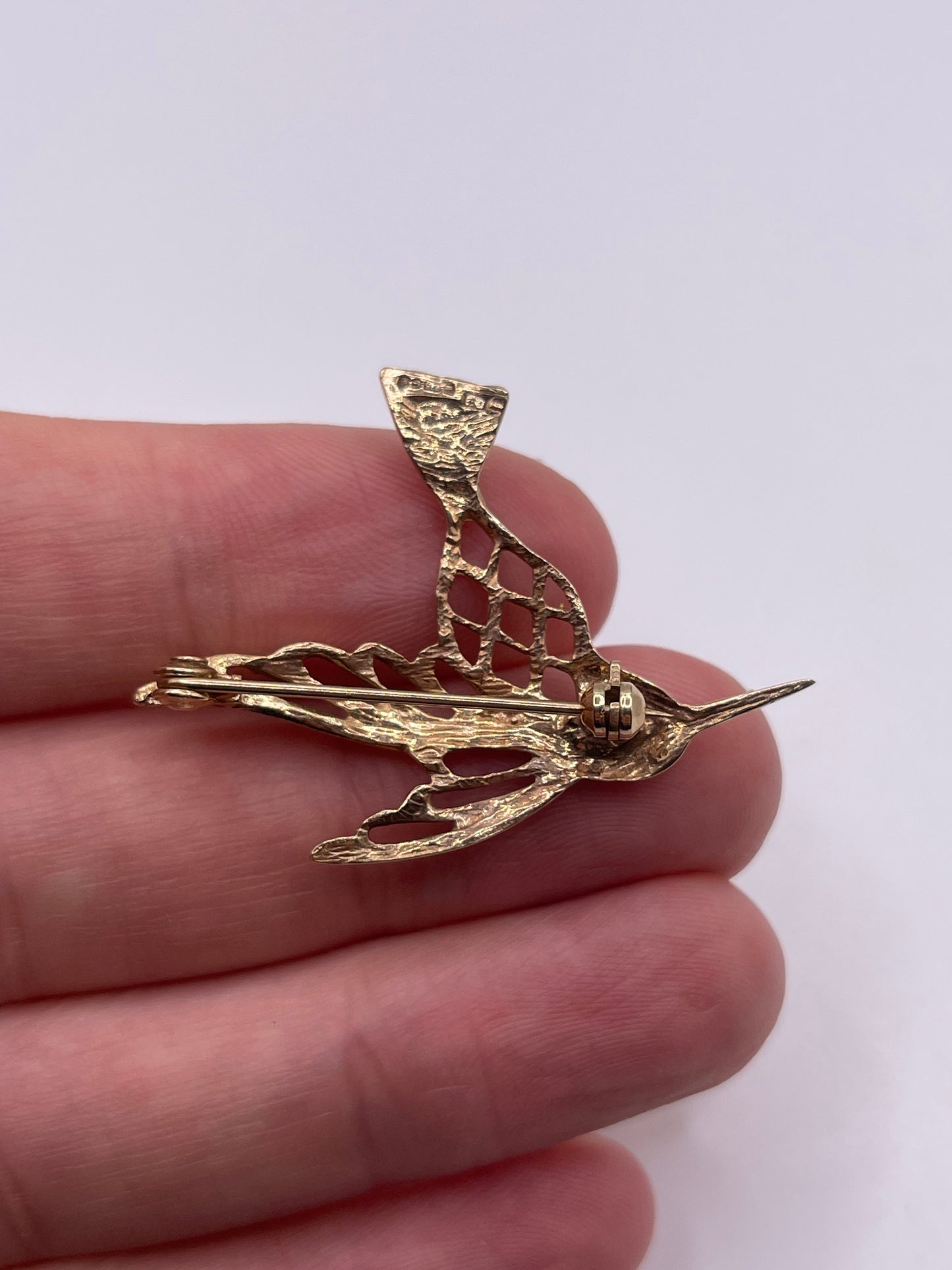 9ct gold ruby bird brooch