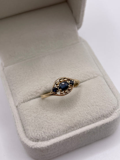 9ct gold sapphire ring