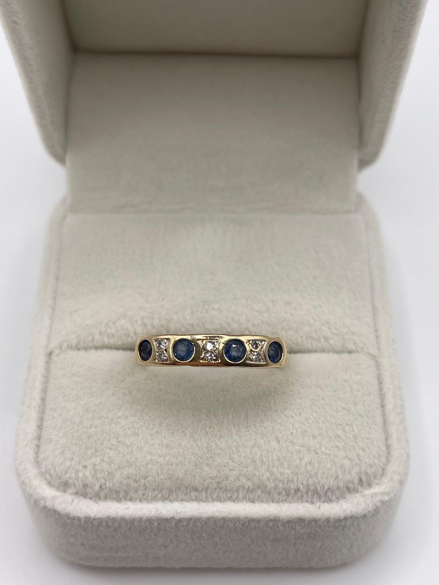 9ct gold sapphire and diamond ring