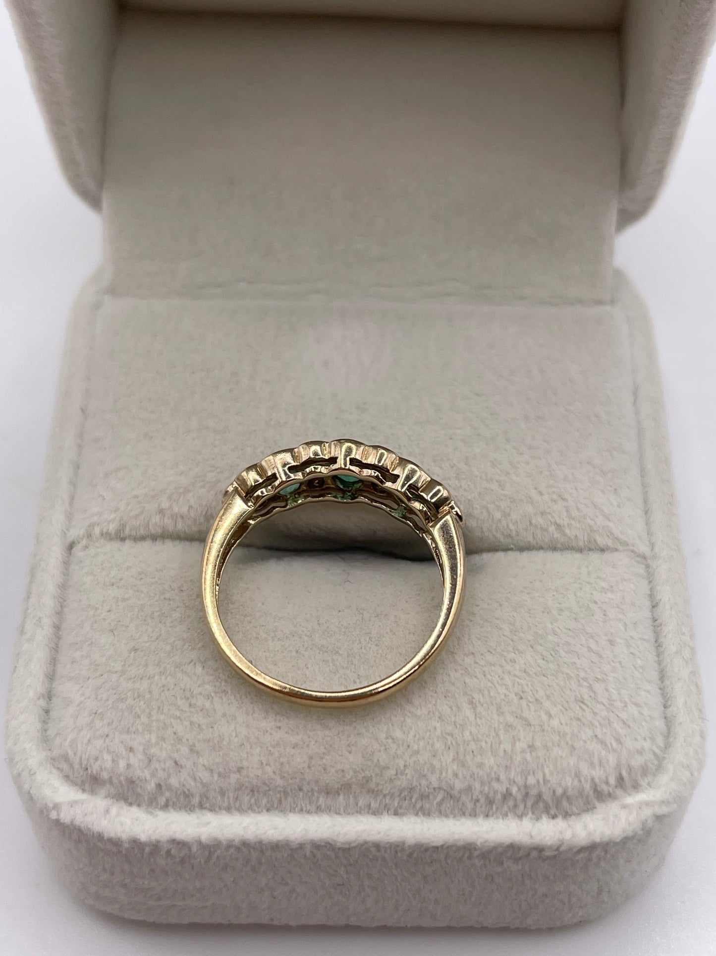 9ct gold emerald and diamond ring