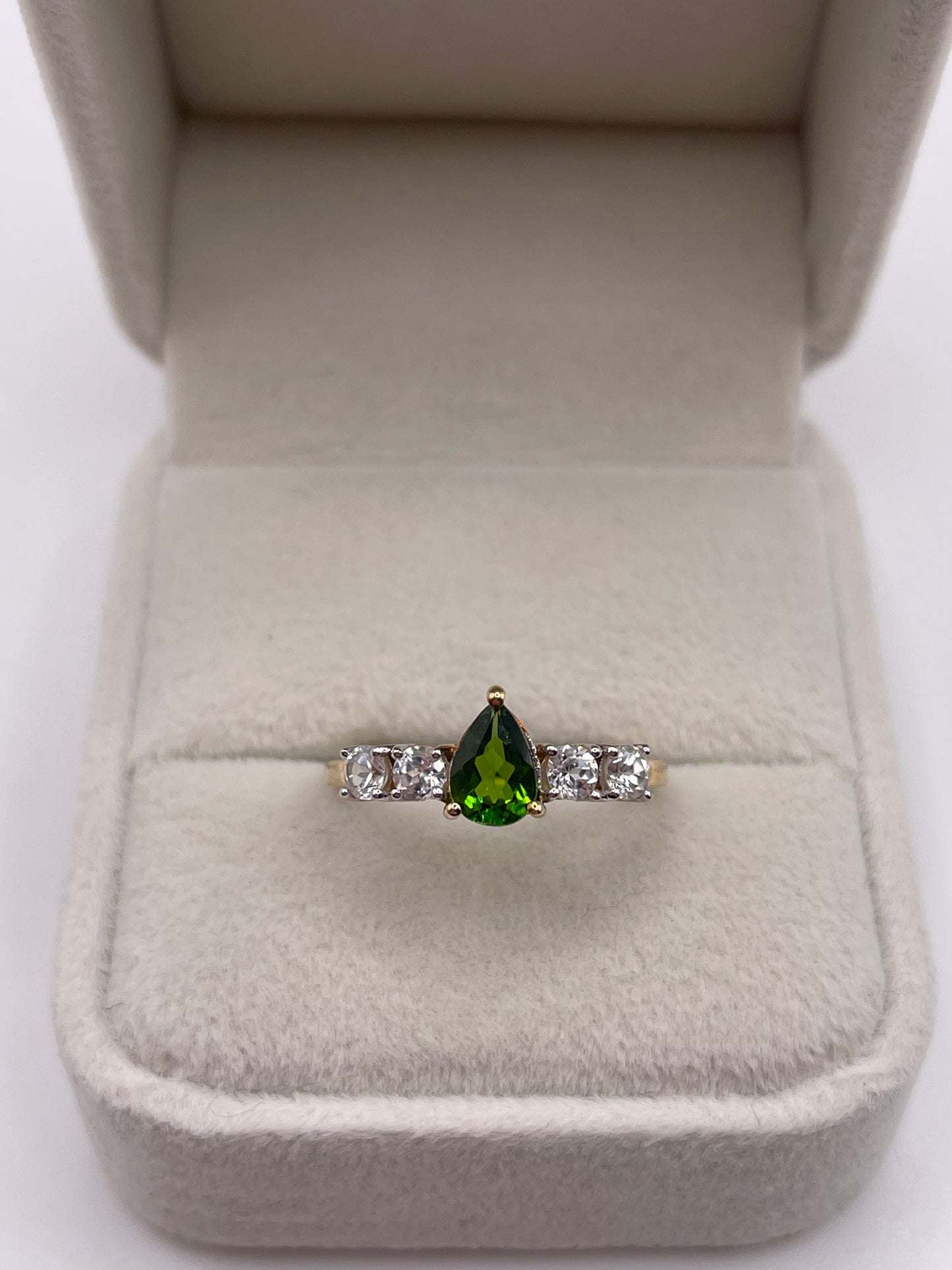 9ct gold diopside and zircon ring