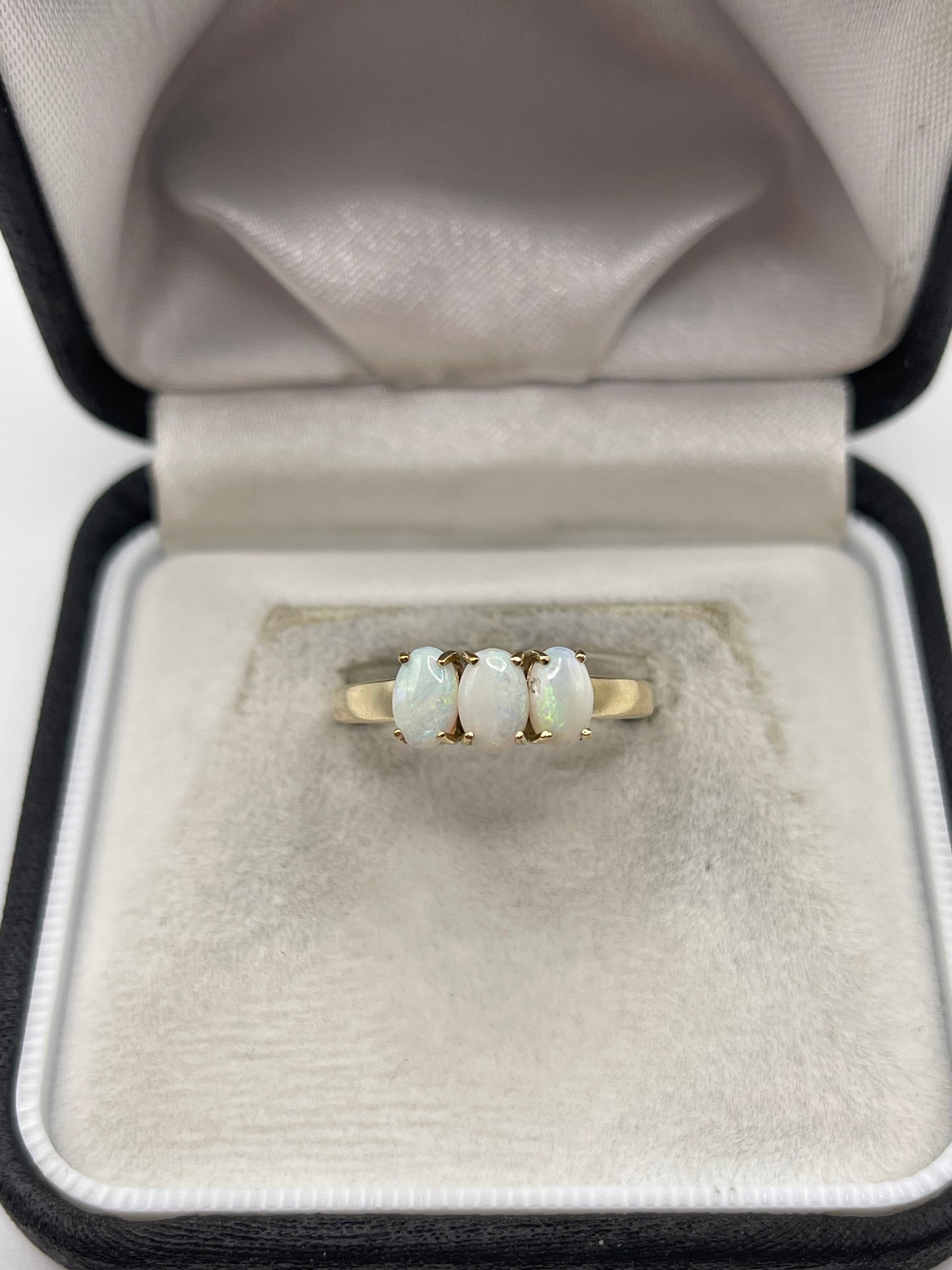 9ct gold opal ring