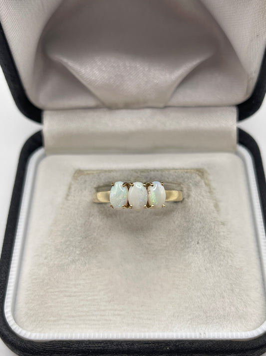 9ct gold opal ring