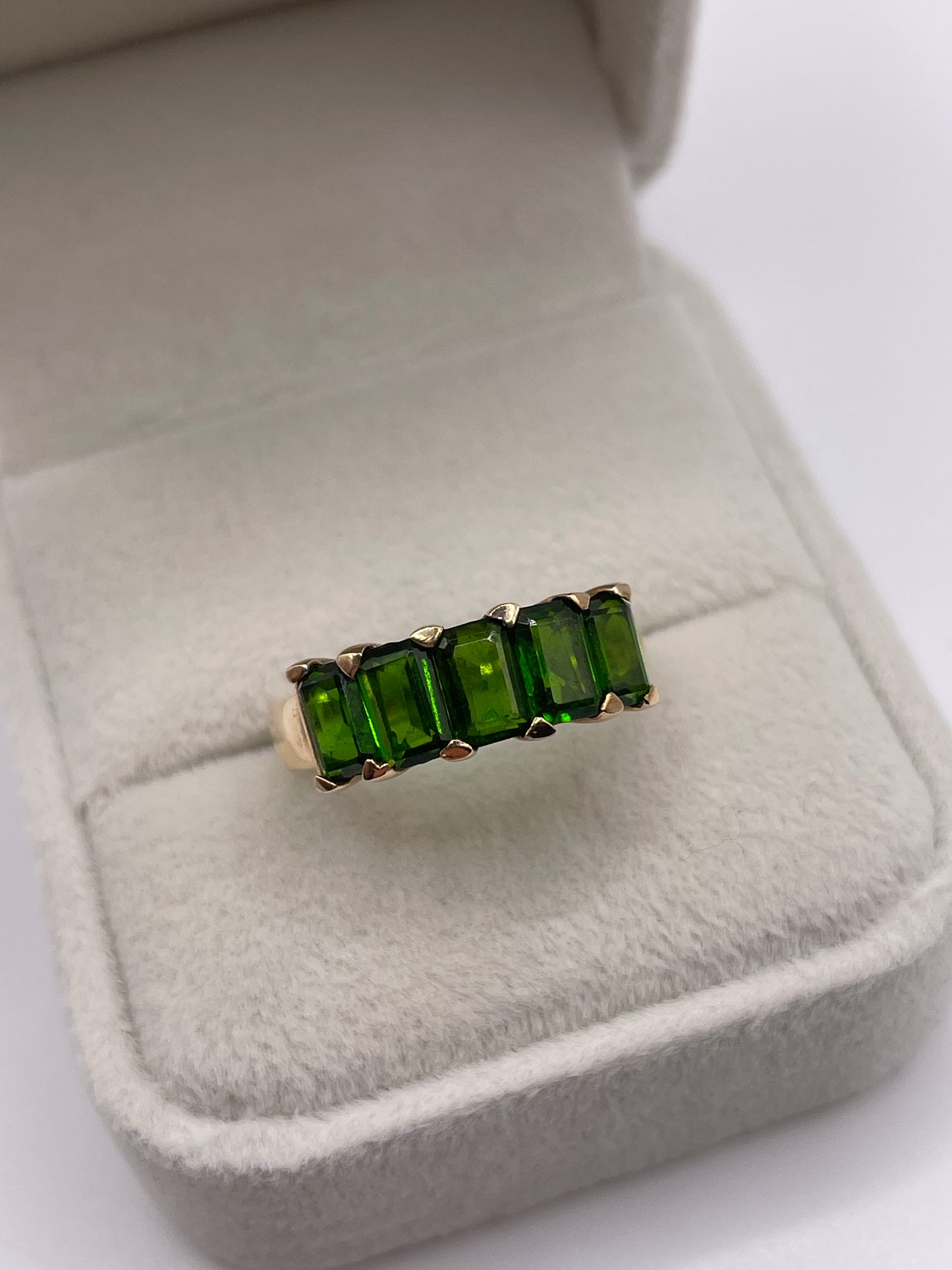 9ct gold diopside ring