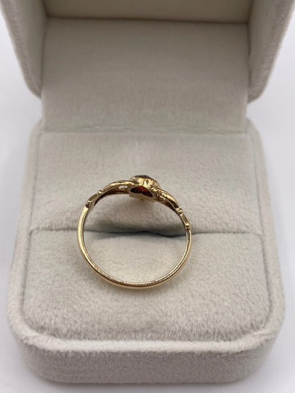 9ct gold garnet claddagh ring