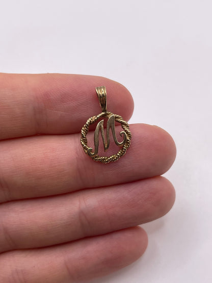 9ct gold initial M pendant