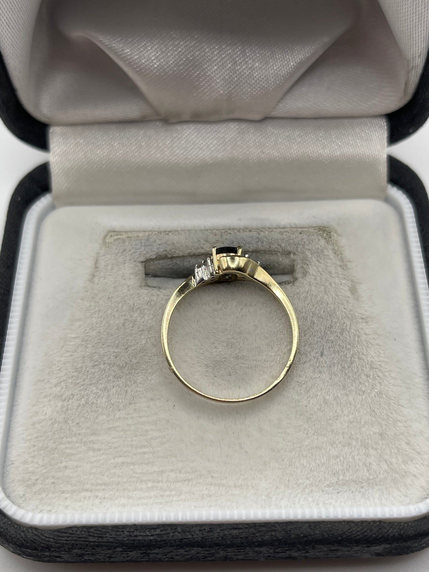 9ct gold sapphire and diamond ring
