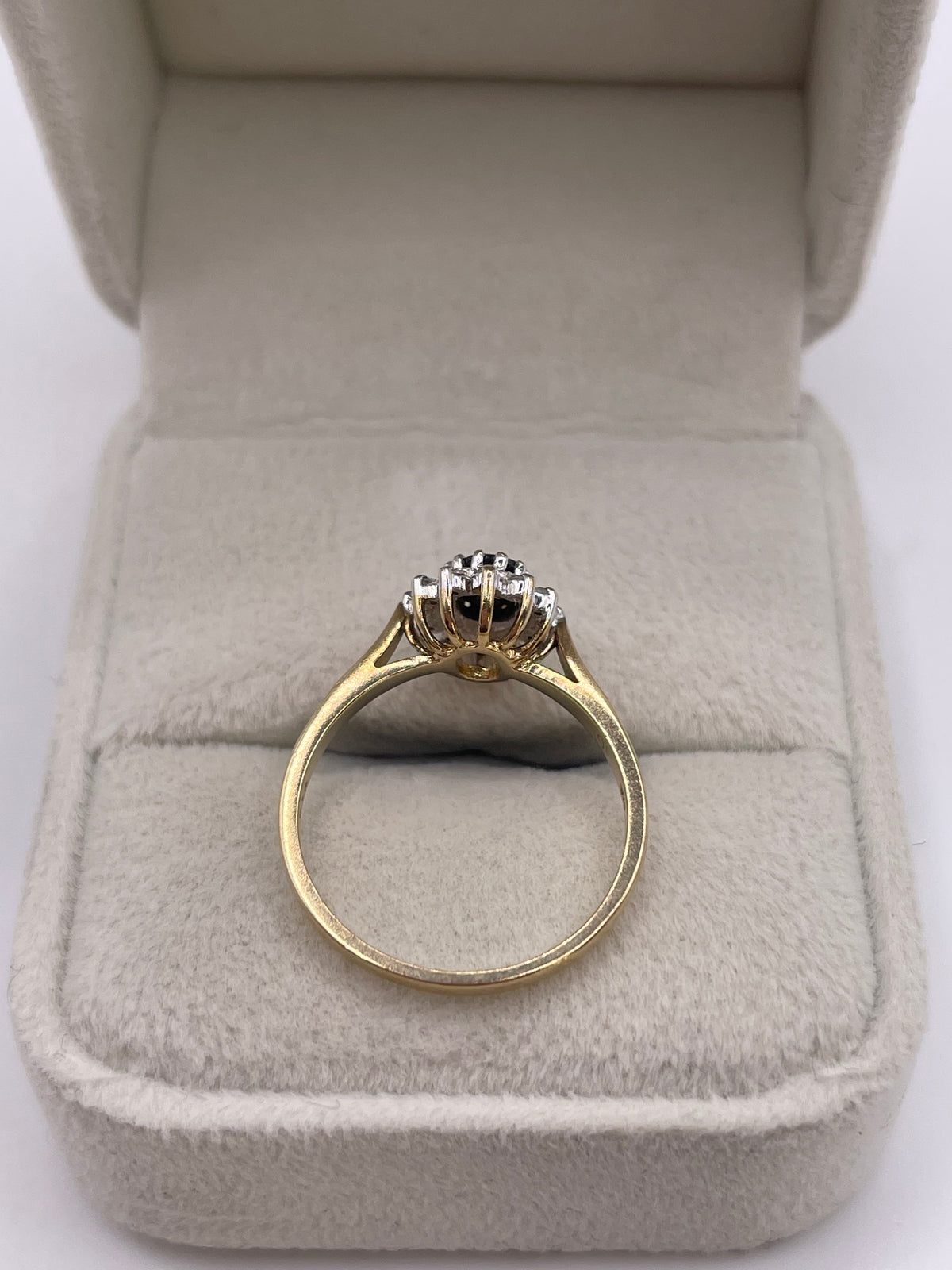 9ct gold sapphire and diamond ring