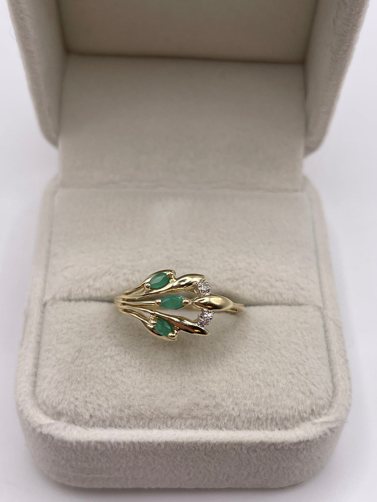 9ct gold emerald and diamond ring