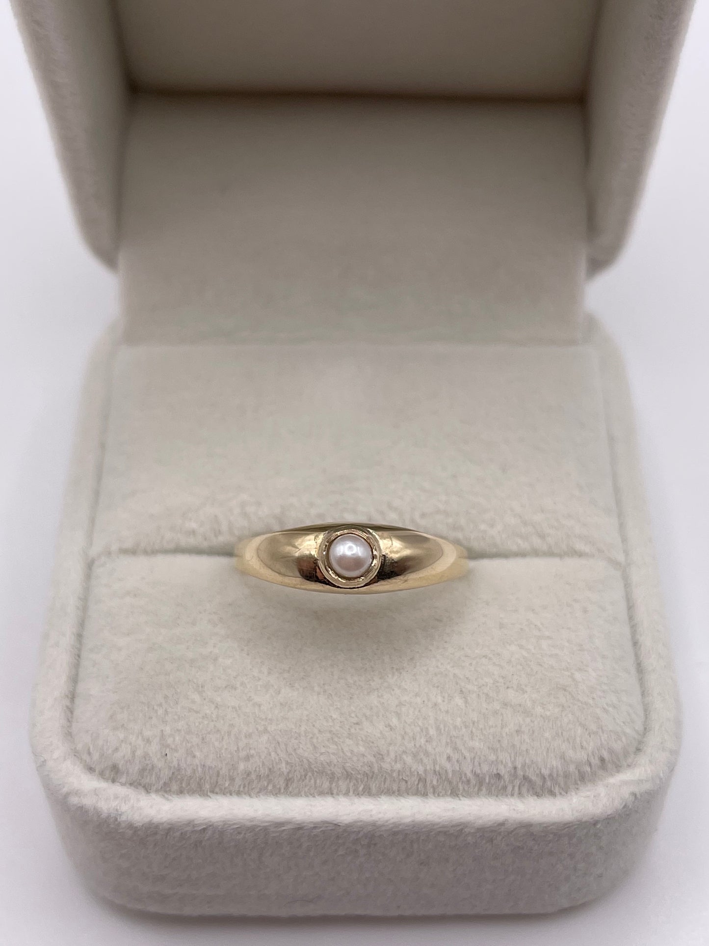 9ct gold pearl gypsy ring