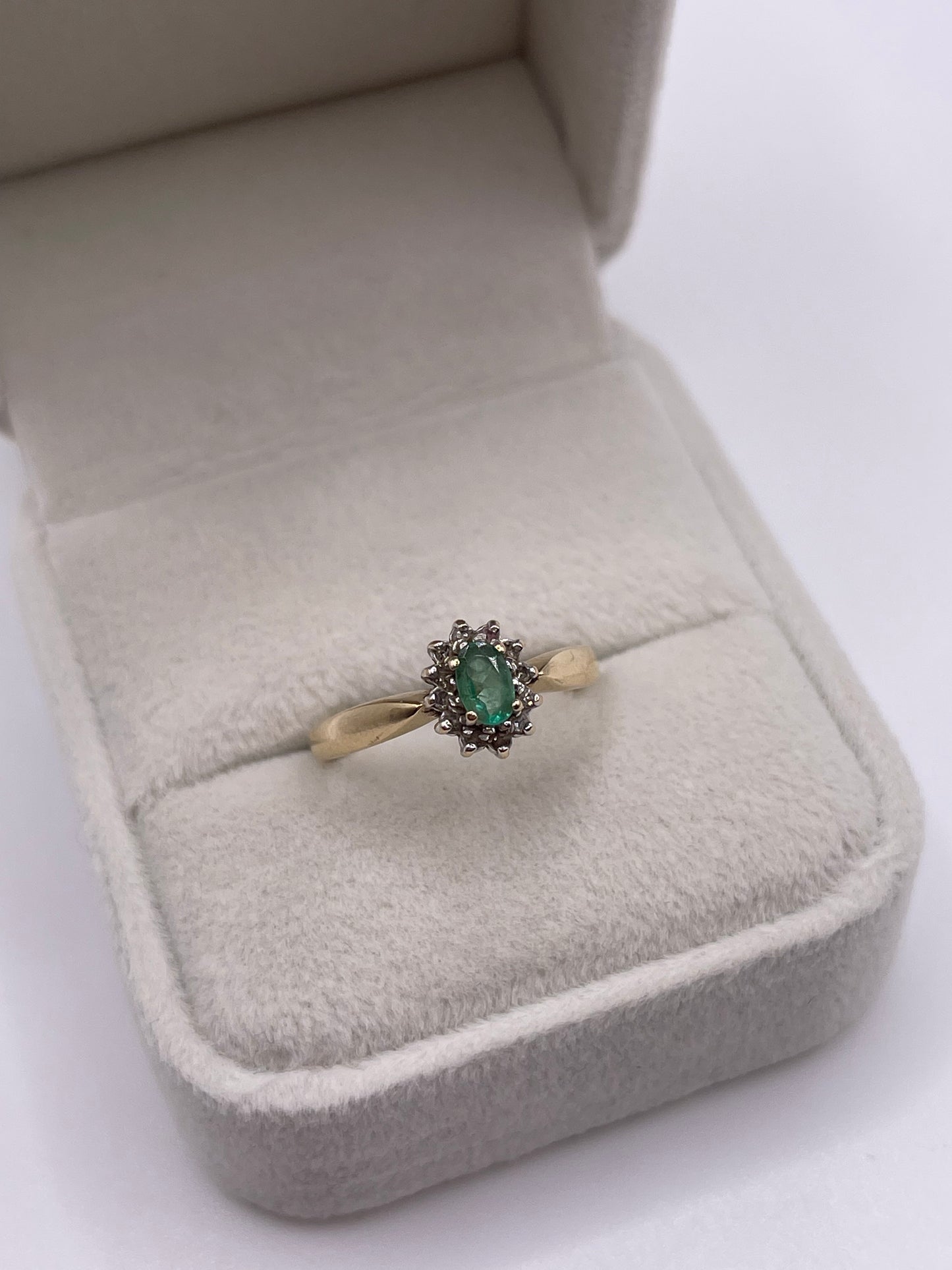 9ct gold emerald and diamond ring