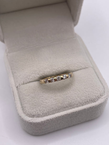 9ct gold diamond ring