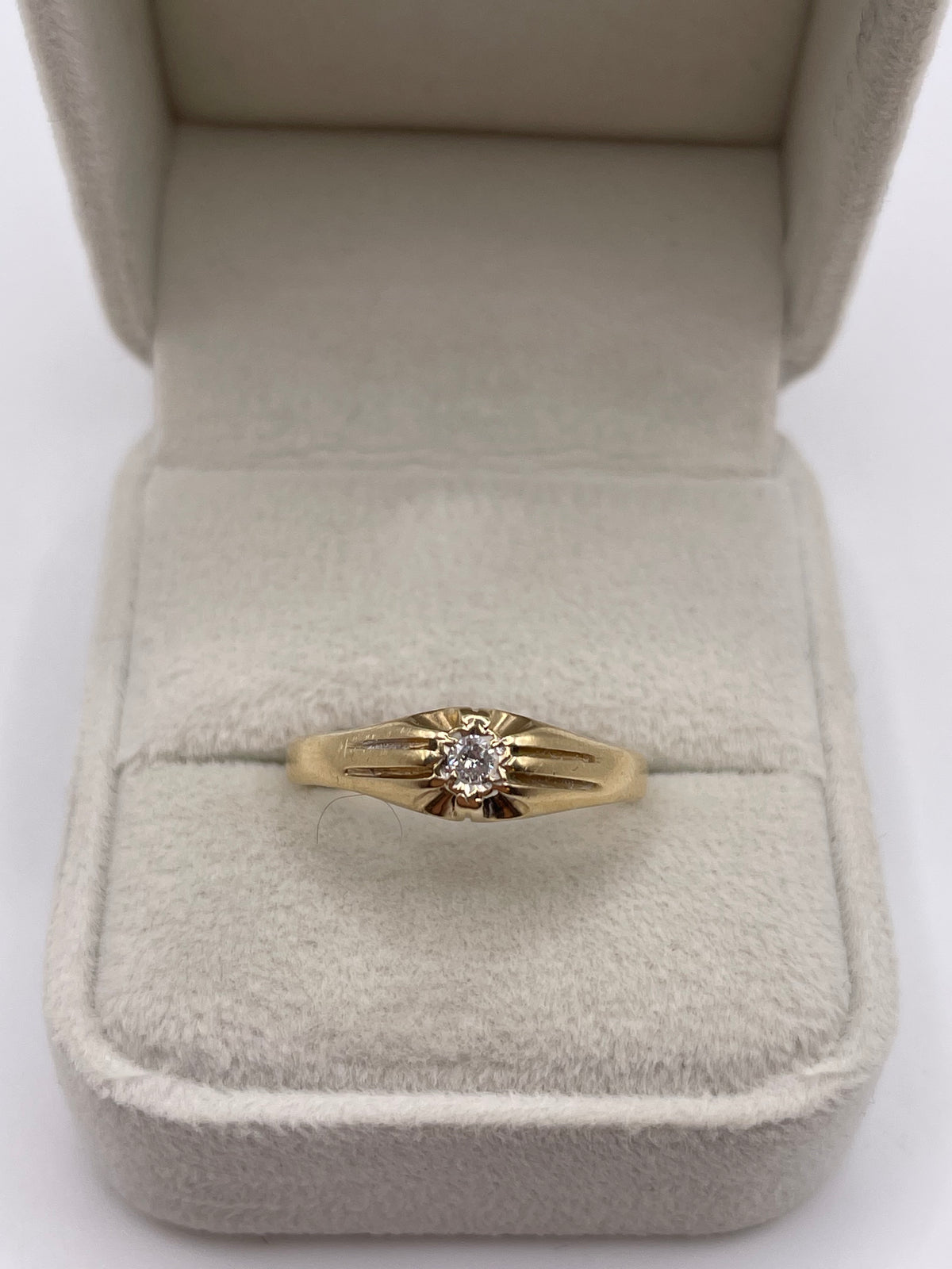 9ct gold diamond gypsy ring