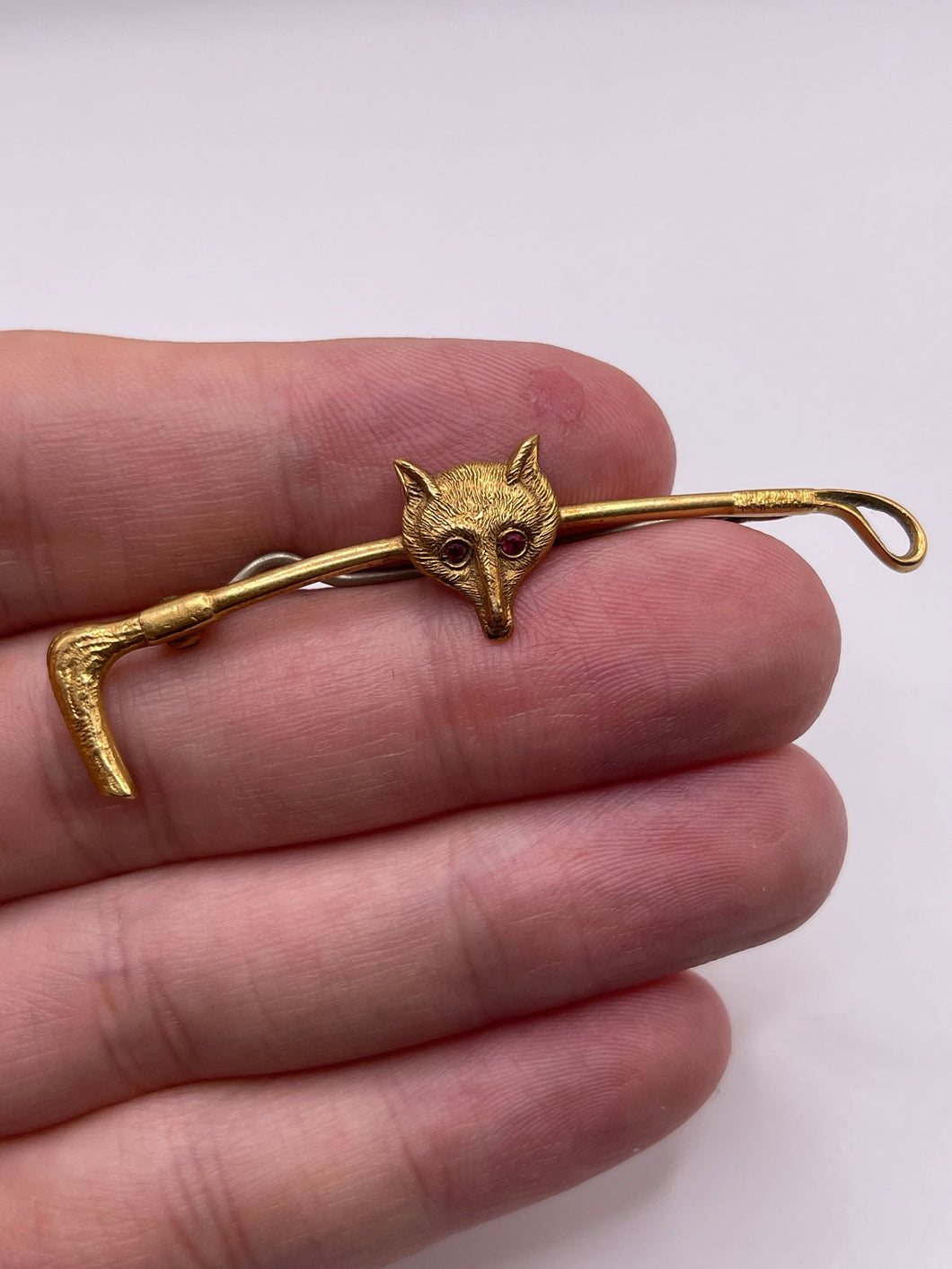 Antique 9ct gold garnet fox pin