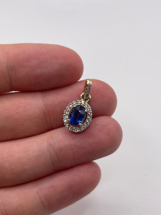 9ct gold kyanite and zircon pendant