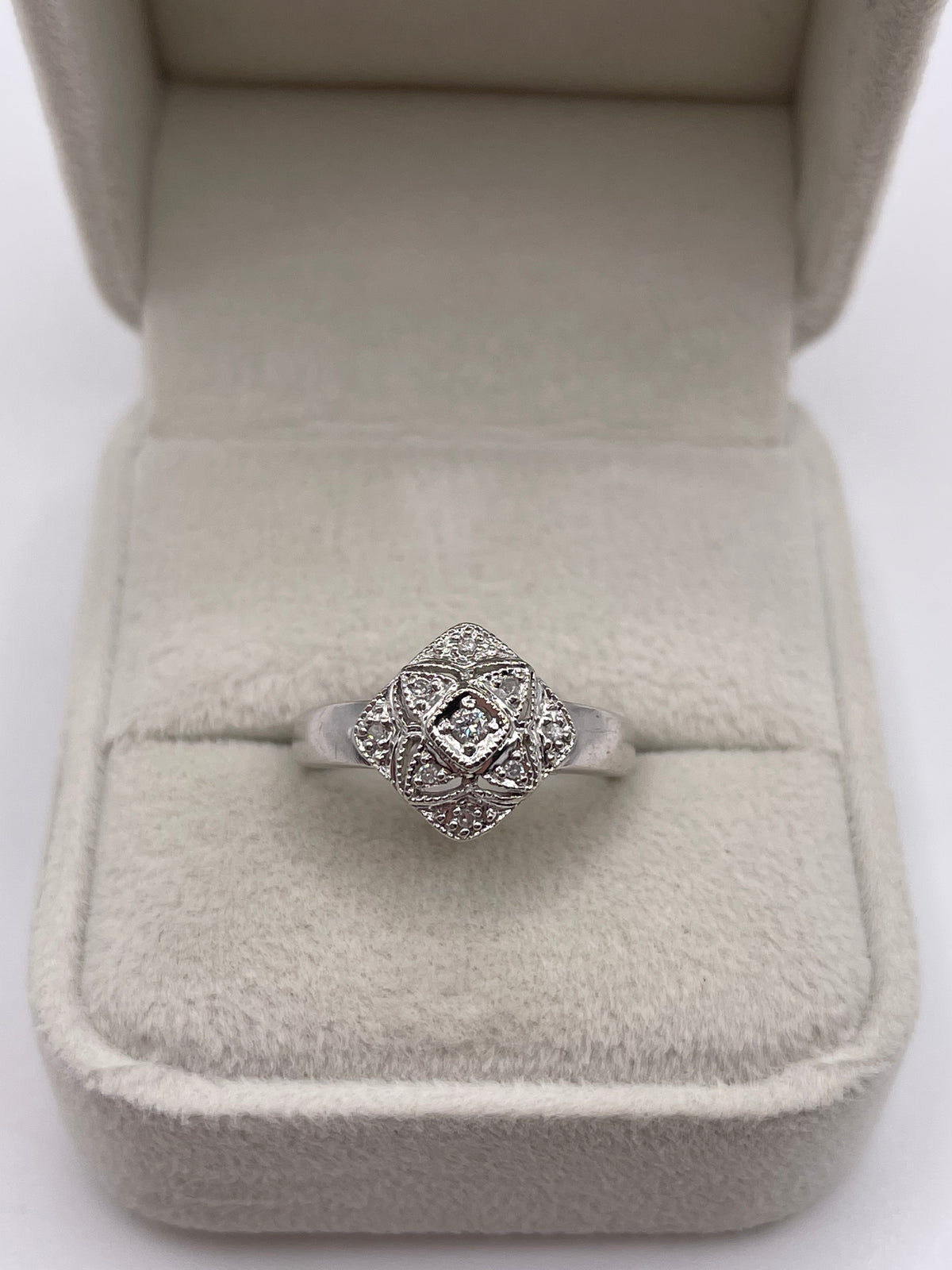 9ct white gold diamond cluster ring