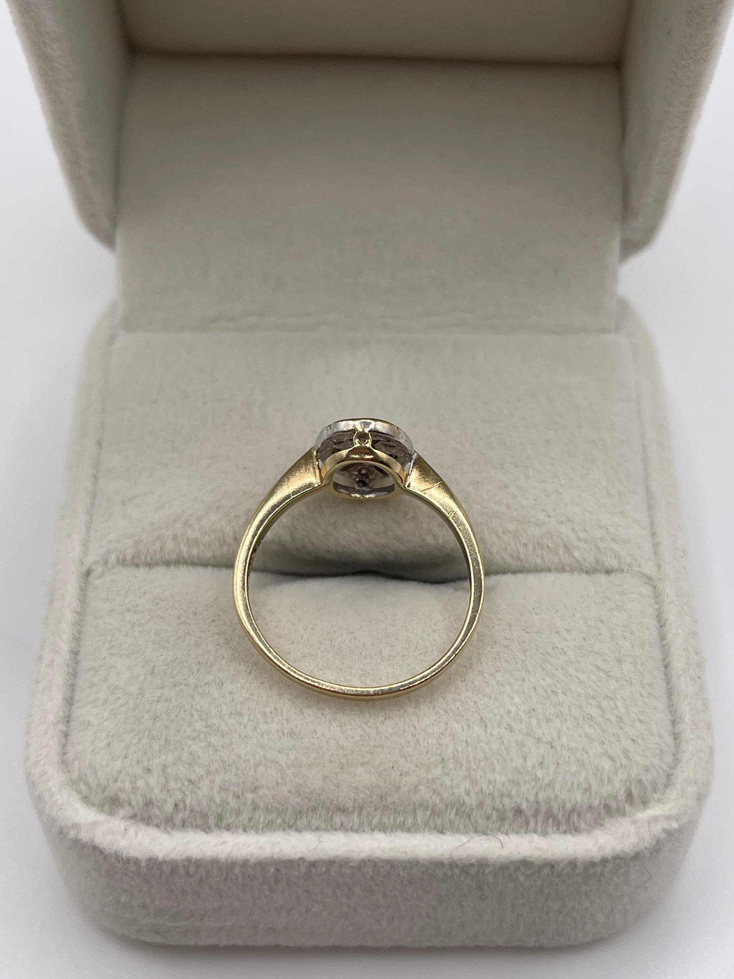 9ct gold diamond ring