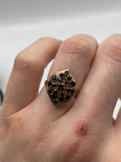 18ct gold sapphire cluster ring
