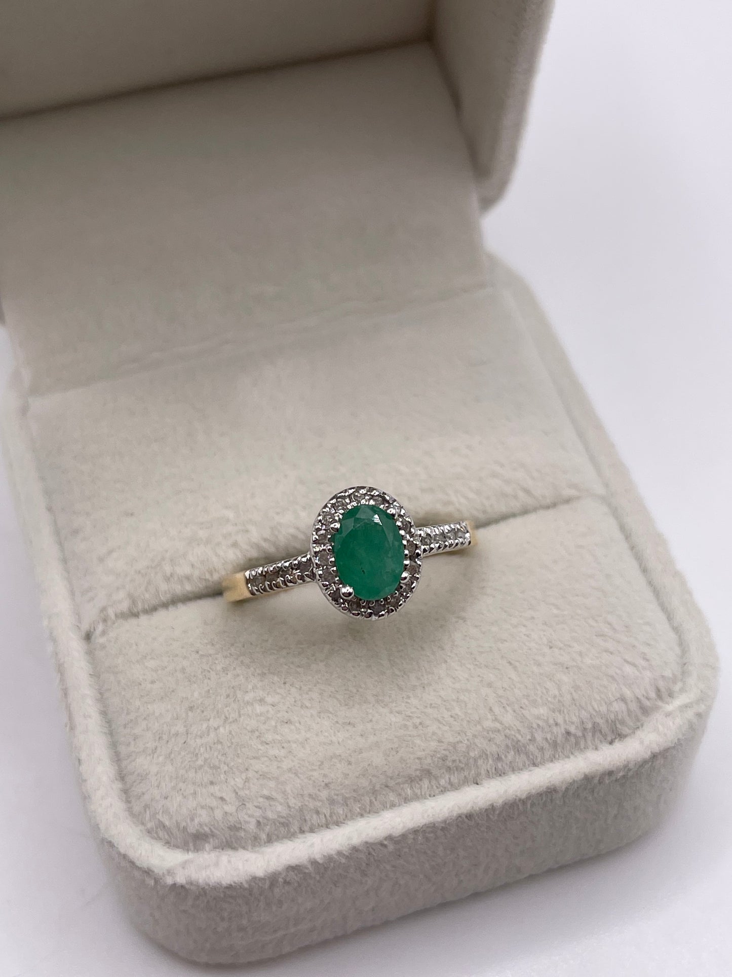 9ct gold emerald and diamond ring