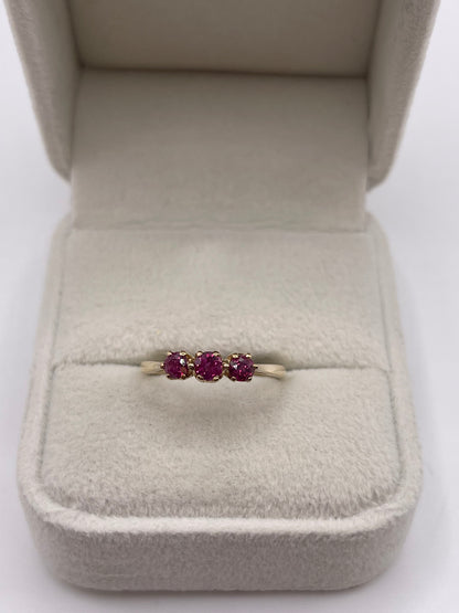 9ct gold ruby ring