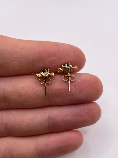 9ct gold garnet earrings
