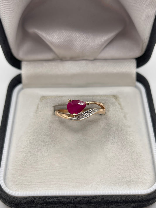 14ct rose gold ruby and diamond ring