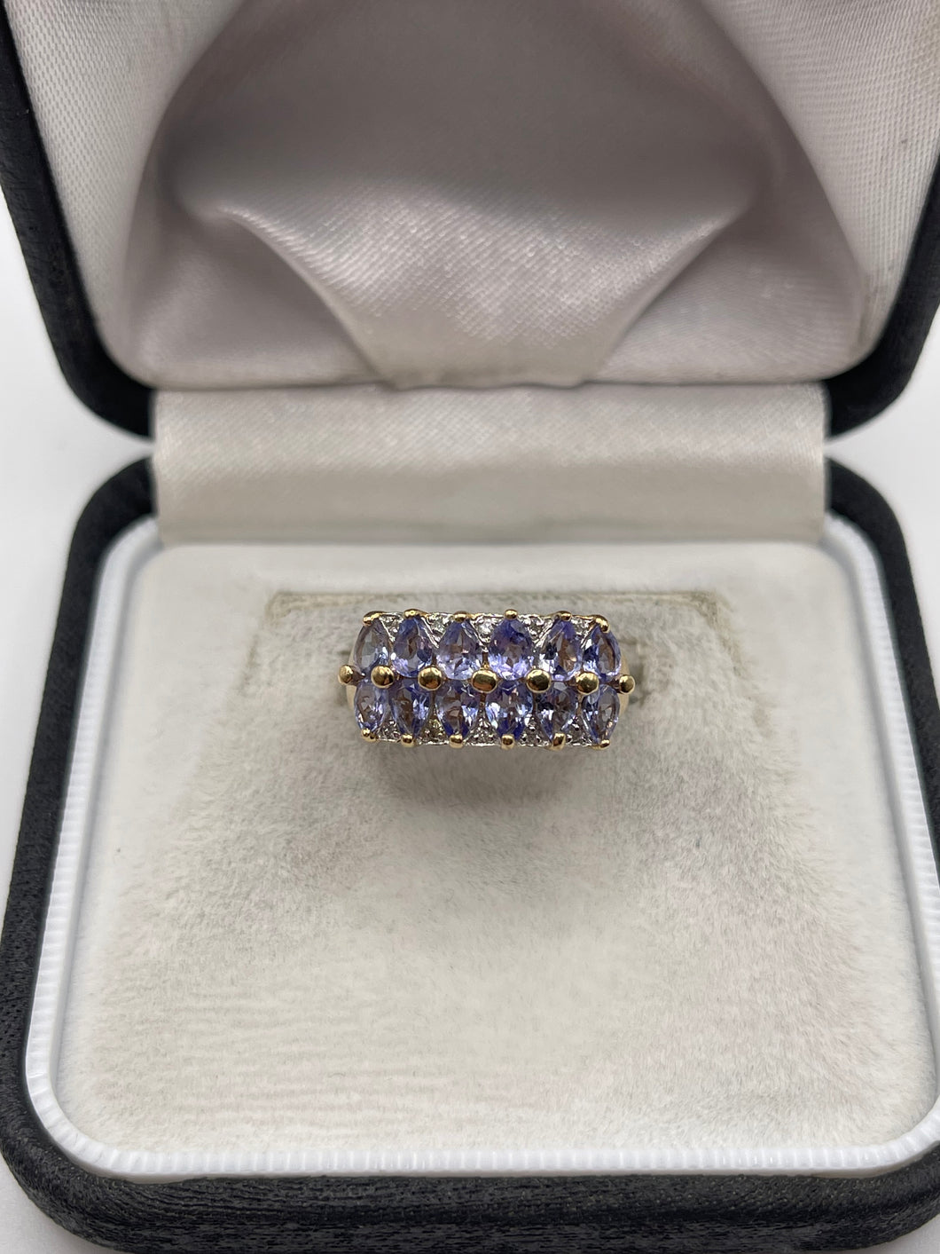 9ct gold tanzanite and diamond ring