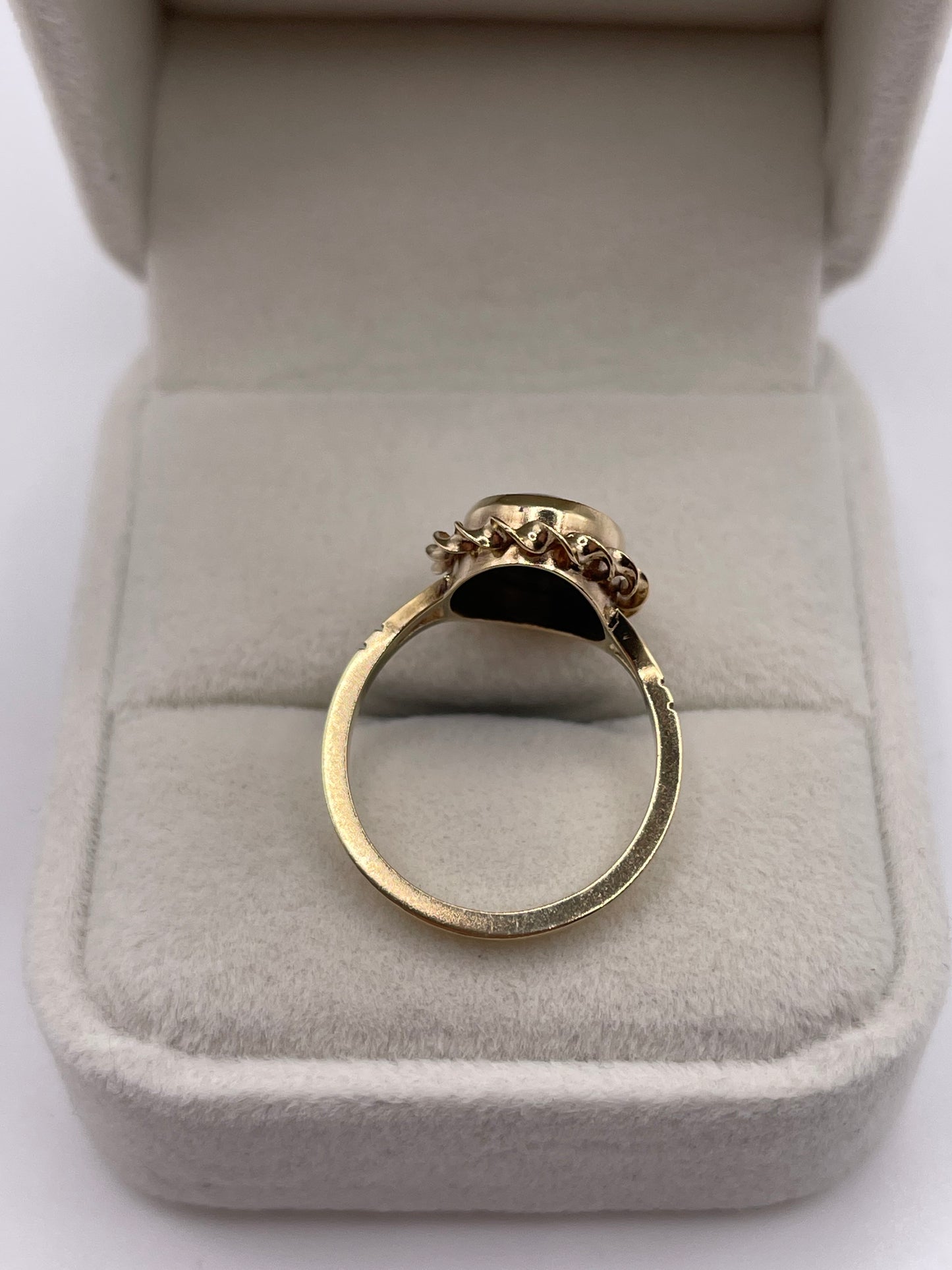 9ct gold opal triplet ring